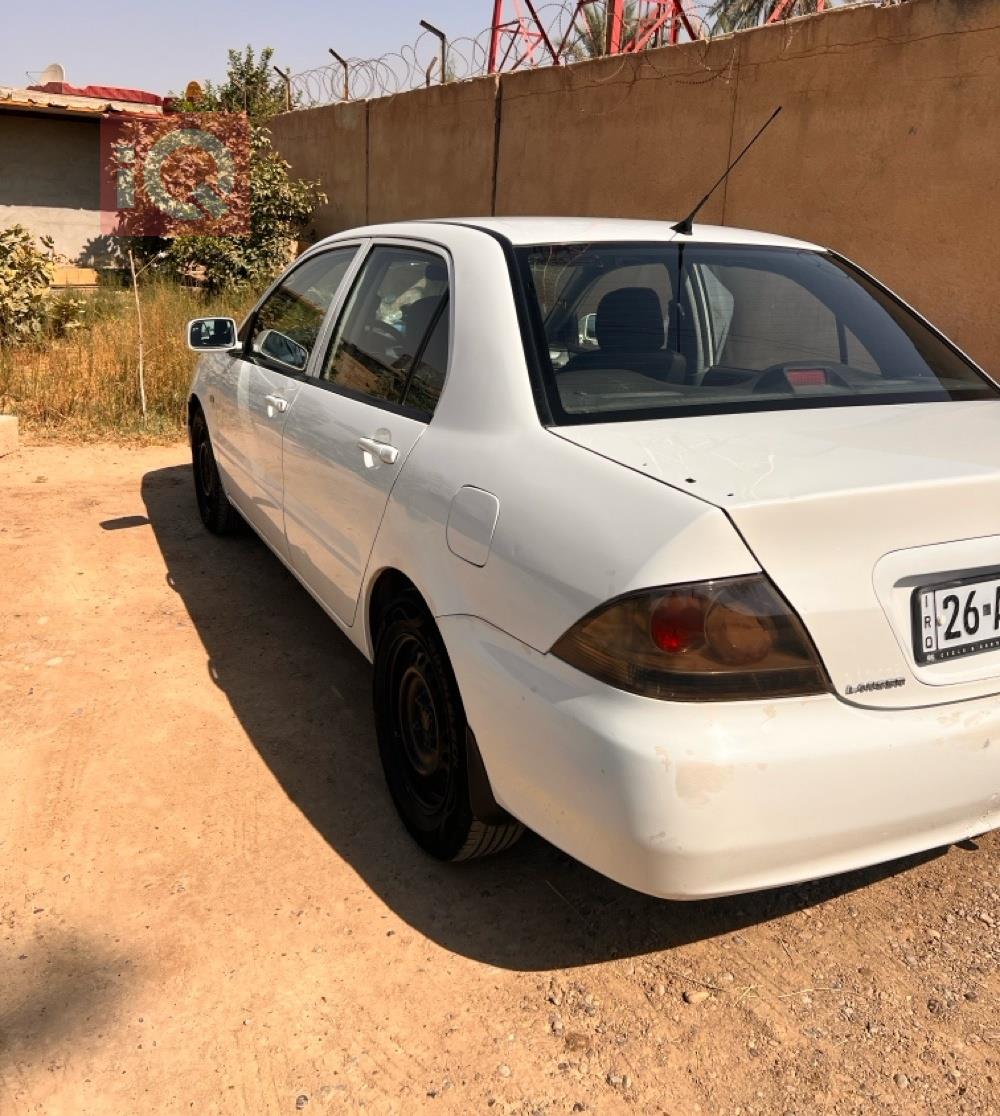 میتسوبیشی لانسەر